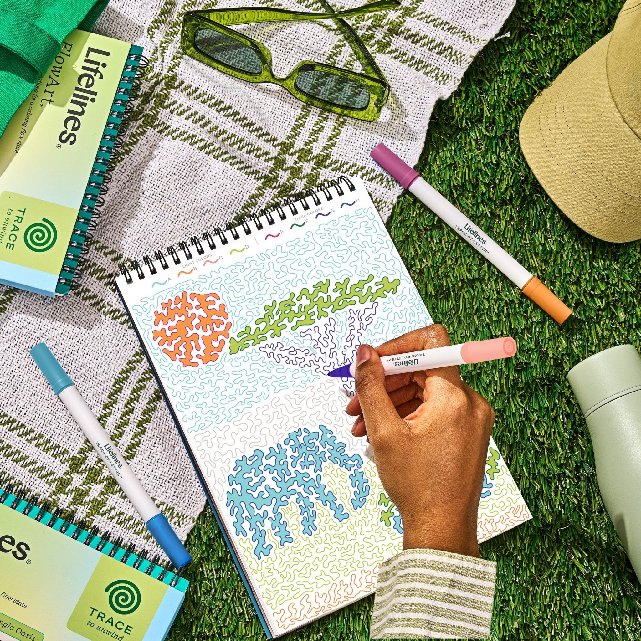 flowart-trace-by-letter-pack-your-bags-8448401.jpg