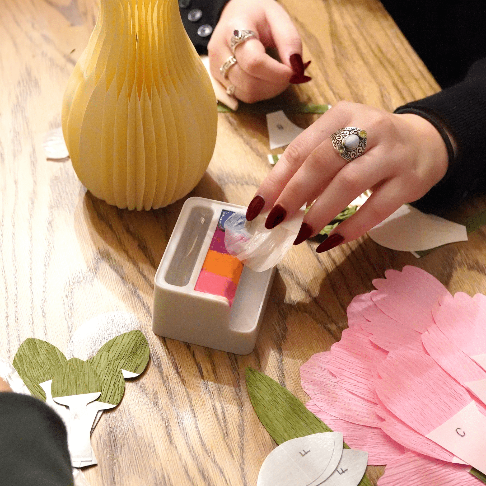 flowcrafts-paper-flower-bouquet-6929254.png